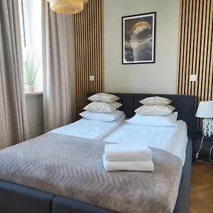 https://day-night-by-cooee-apartments.warsawhotelspoland.com